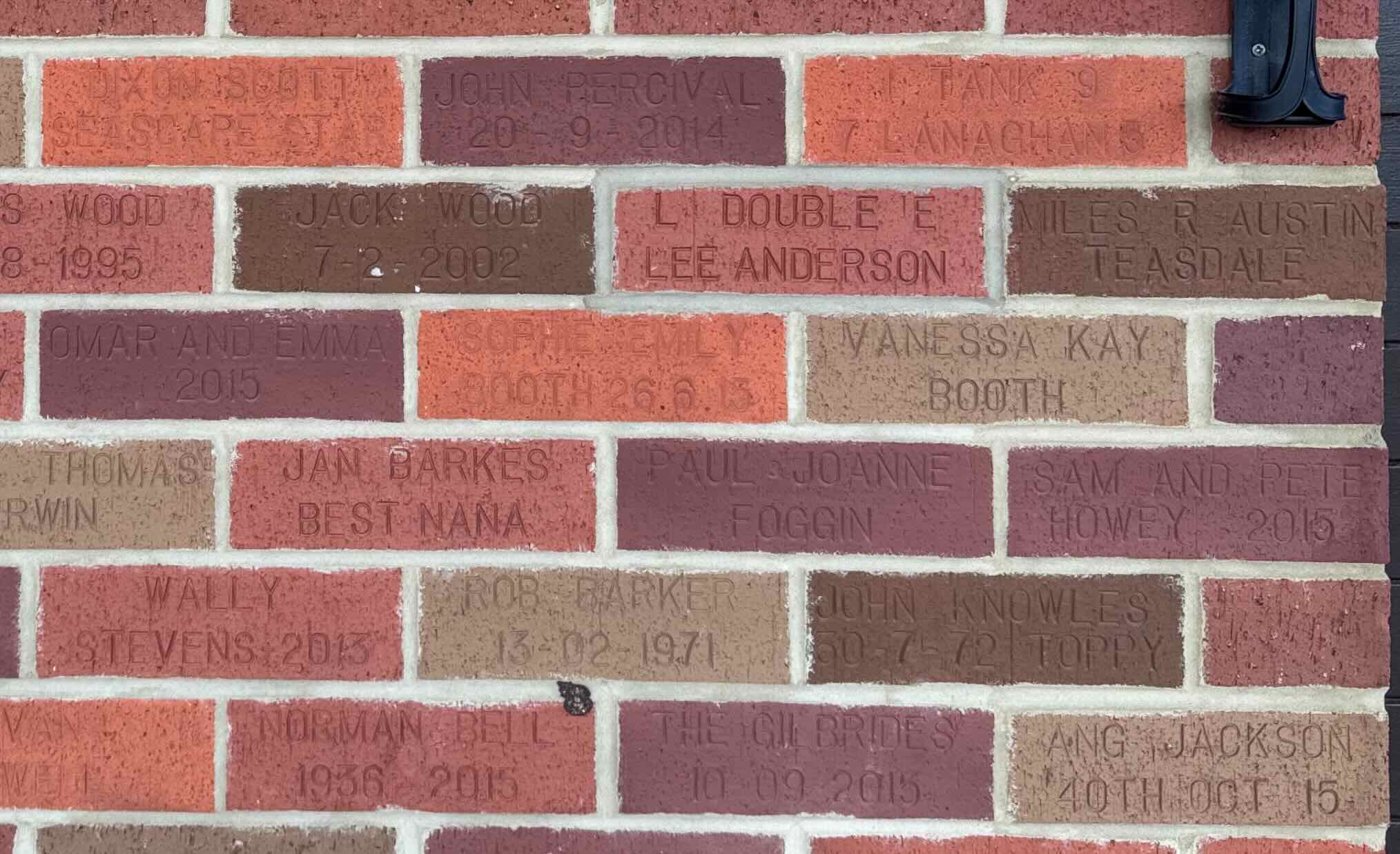 Image of brick for JOHN KNOWLES 30 - 7 - 1972 TOPPY